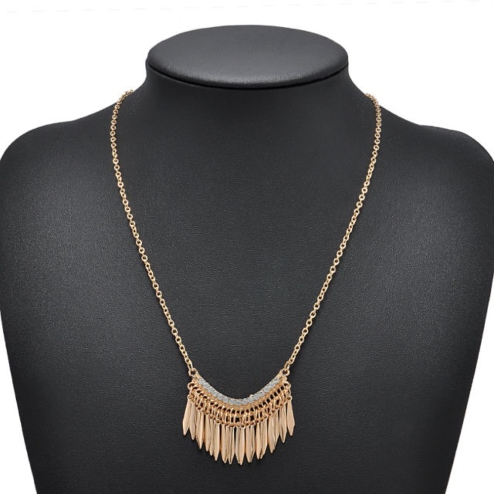 - -🆑 Bohemian Fringe Necklace with crystals - Picture 1 of 4
